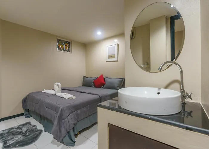 Cheqinn Bed Sukhumvit 4 Nana Plaza 2*