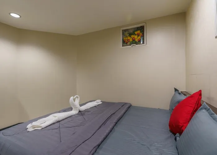 Cheqinn Bed Sukhumvit 4 Nana Plaza