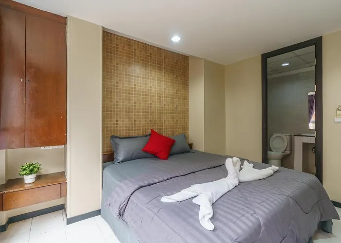 Hotel Cheqinn Bed Sukhumvit 4 Nana Plaza 2*