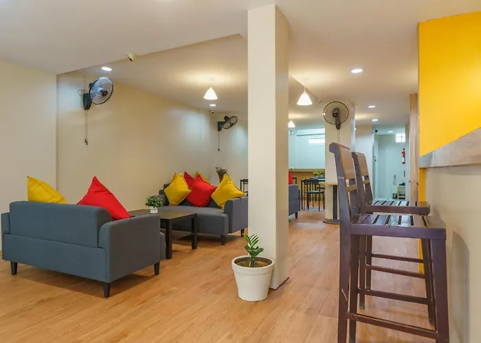 Hotel Cheqinn Bed Sukhumvit 4 Nana Plaza Bangkok