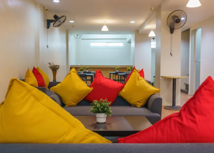 Cheqinn Bed Sukhumvit 4 Nana Plaza Hotel