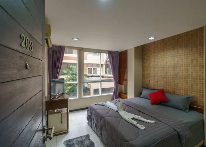Cheqinn Bed Sukhumvit 4 Nana Plaza Hotel Bangkok