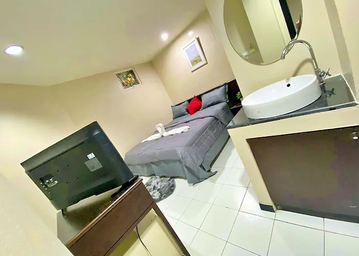 Cheqinn Bed Sukhumvit 4 Nana Plaza